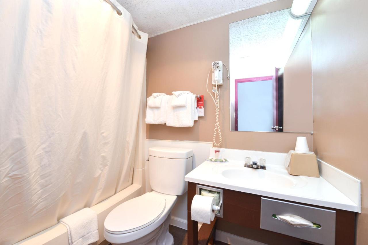 Country Garden & Suites 本顿 外观 照片
