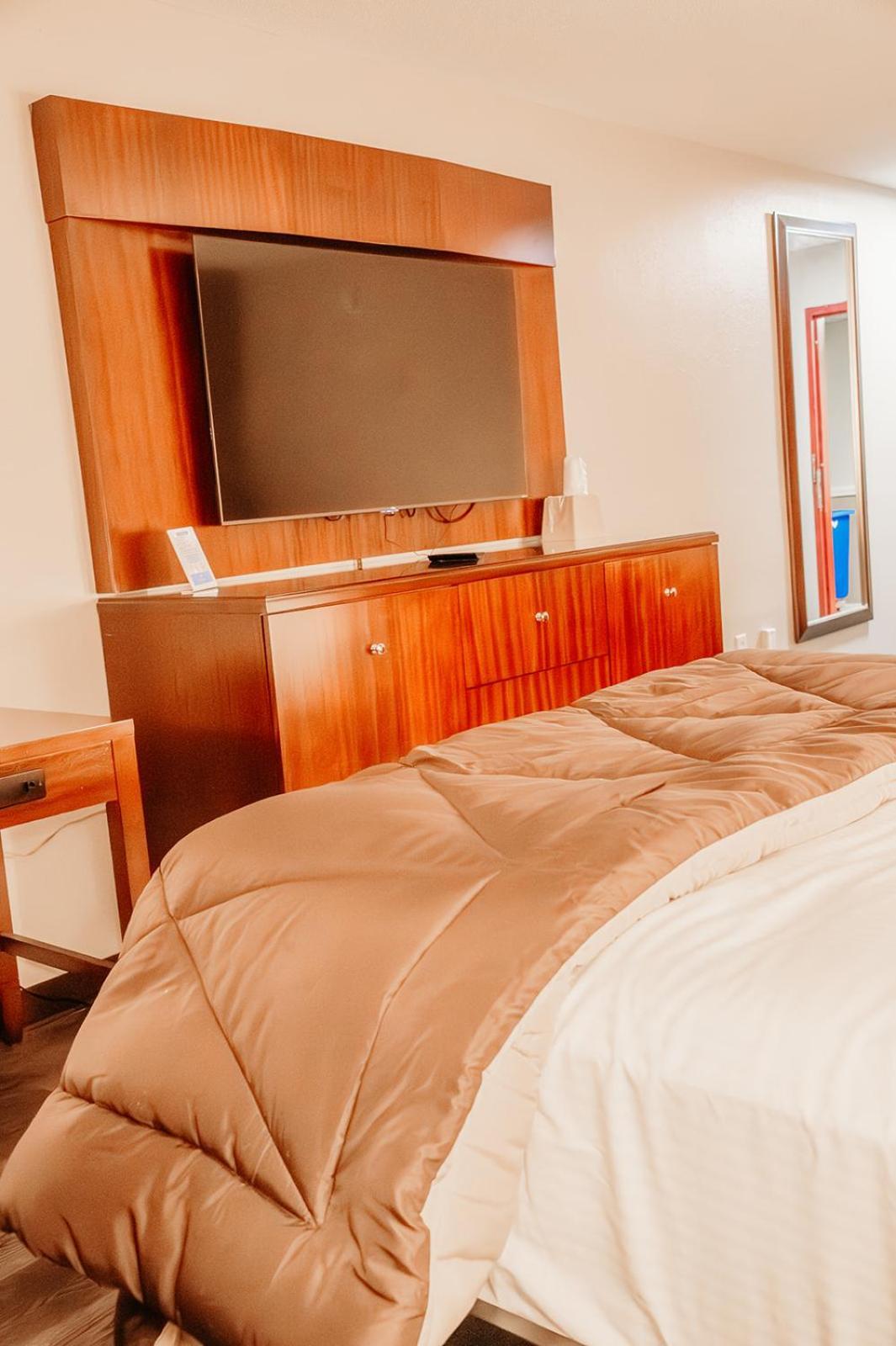 Country Garden & Suites 本顿 外观 照片