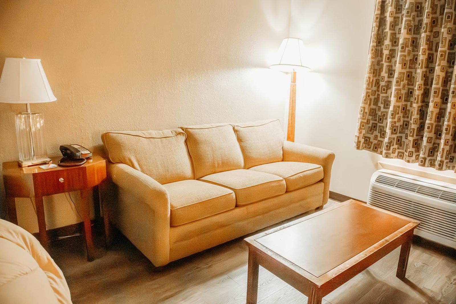 Country Garden & Suites 本顿 外观 照片