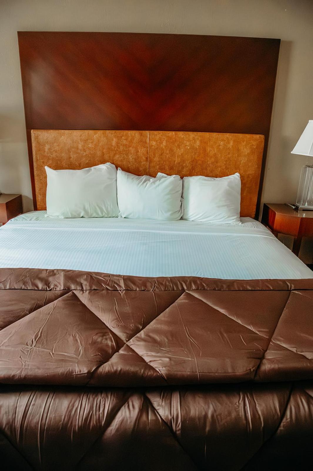 Country Garden & Suites 本顿 外观 照片