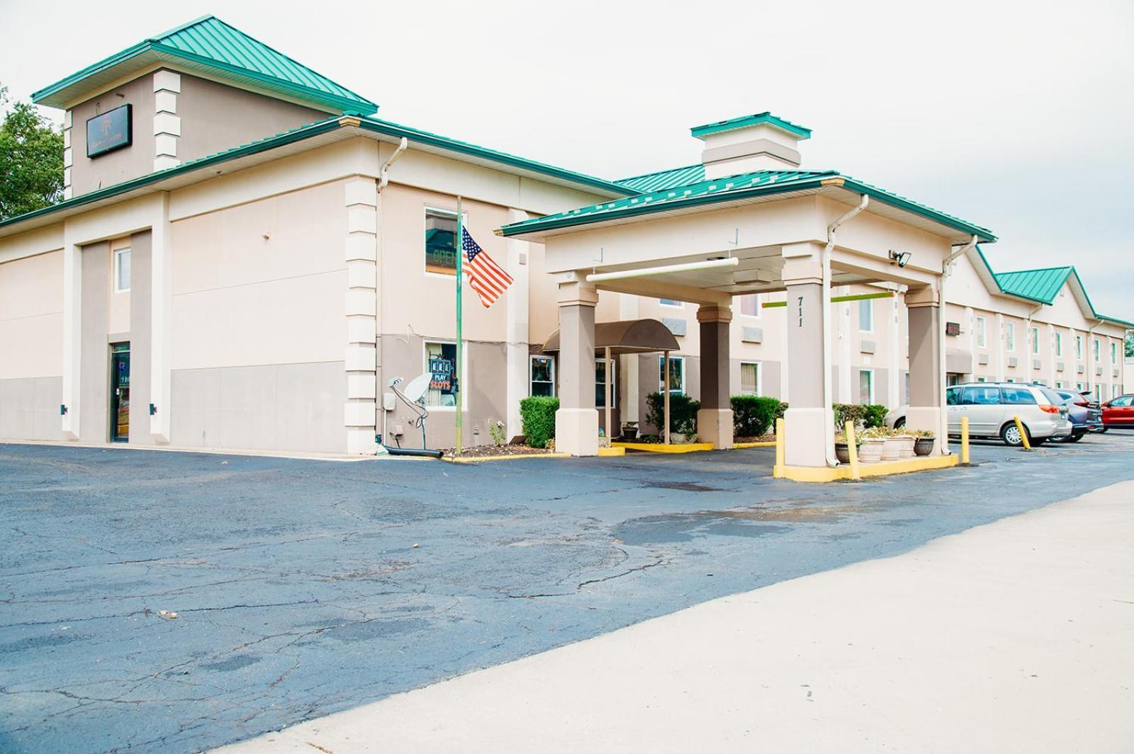Country Garden & Suites 本顿 外观 照片