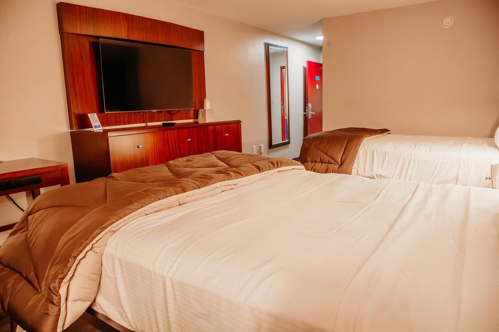 Country Garden & Suites 本顿 外观 照片